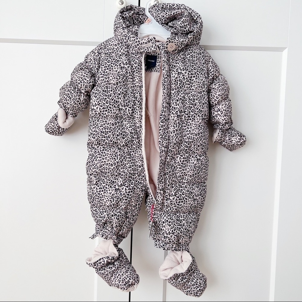 GAP Baby Girl’s Warmest Dawn Snowsuit Puffer size 0-6 months